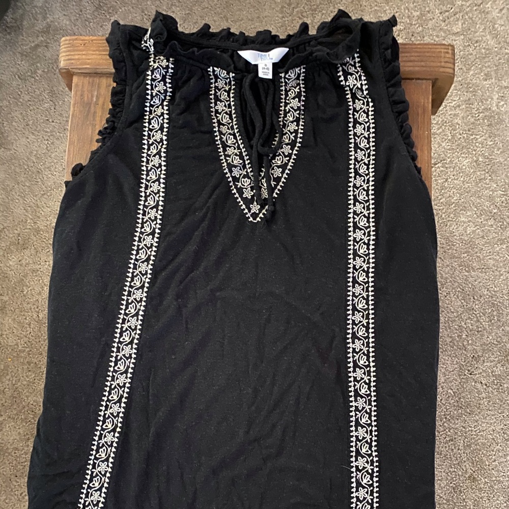 Time & Tru black shirt